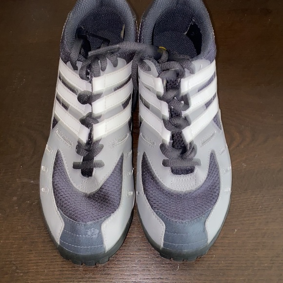 NEW!! Adidas Women’s Track & Field Spike Shoes size 6 - Picture 2 of 6